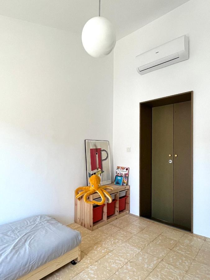 Apartment Design & Art, Patio With Orange Tree, Near Seville