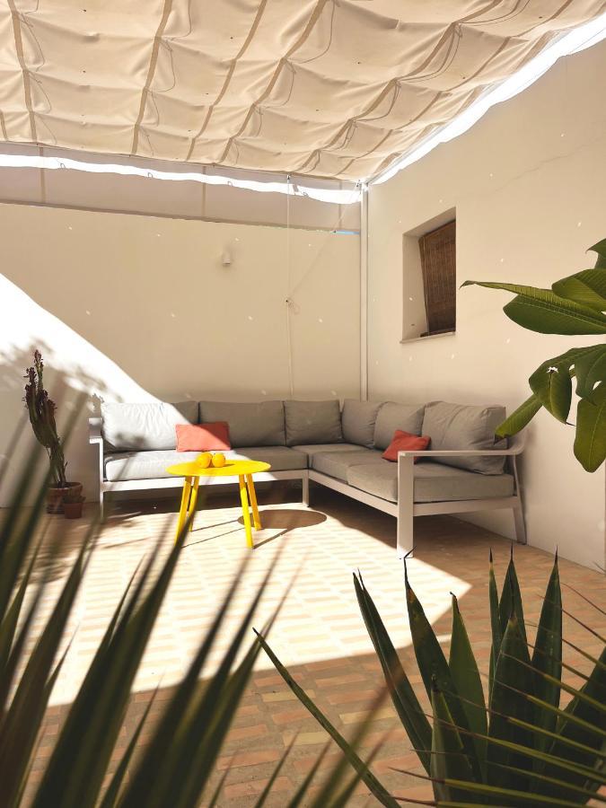 Design & Art, Patio With Orange Tree, Near Seville Apartment Carrion de Los Cespedes