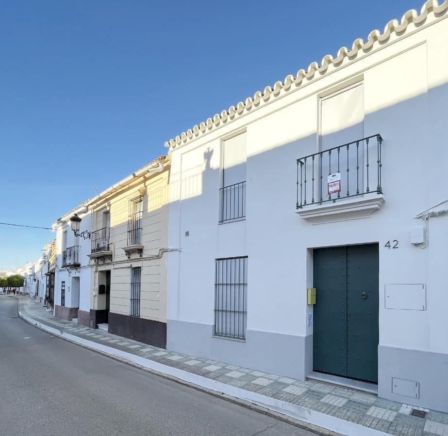 Apartment Design & Art, Patio With Orange Tree, Near Seville Carrion de Los Cespedes